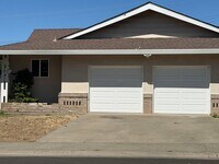 Building Photo - 5725 Woodleigh Dr