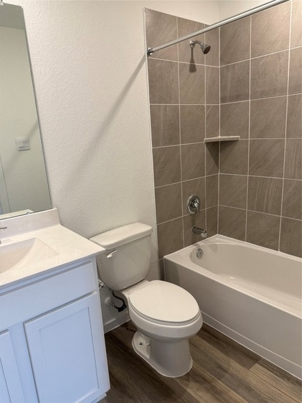 Building Photo - 807 Jubilee Dr