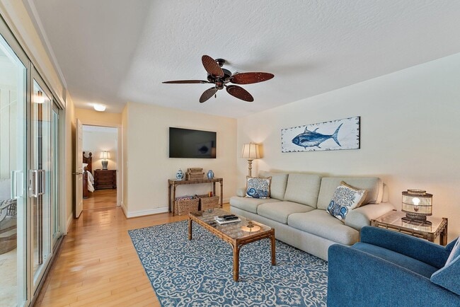 Building Photo - 107 Mako Ln