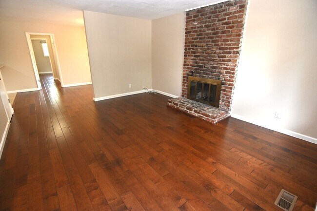Building Photo - 1651 Cassiar Dr