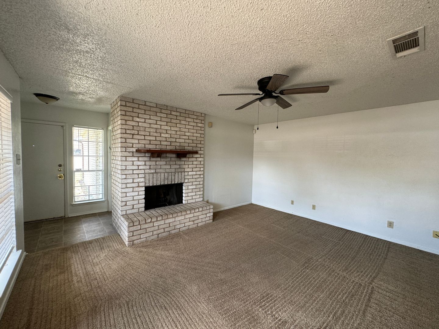 Building Photo - 2112 Hinkle Ave