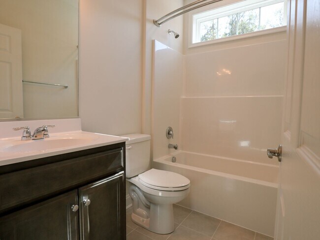 Building Photo - Luxury New Build in RounTrey – 4 Bed, 3 Ba...