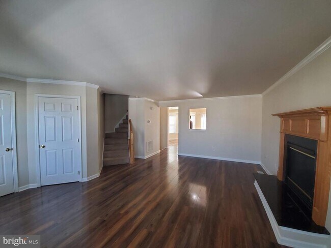 Building Photo - 10 Lopez Dr