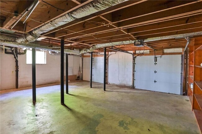 Building Photo - 4897 Lou Ivy Rd