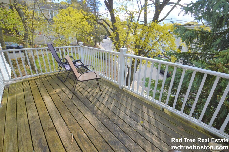Apt 2 - 14 Breck Ave