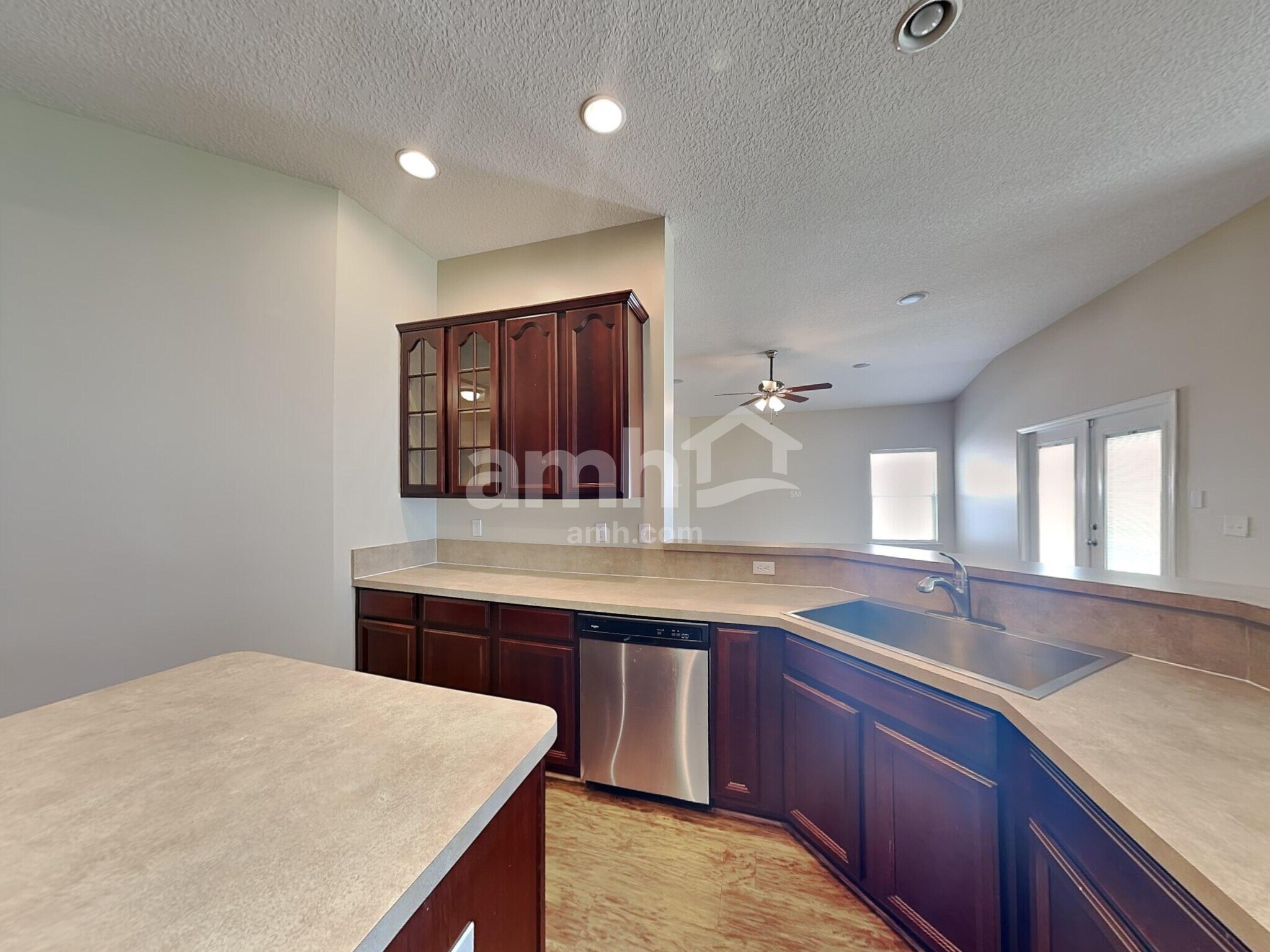 Building Photo - 1406 Canopy Oaks Dr