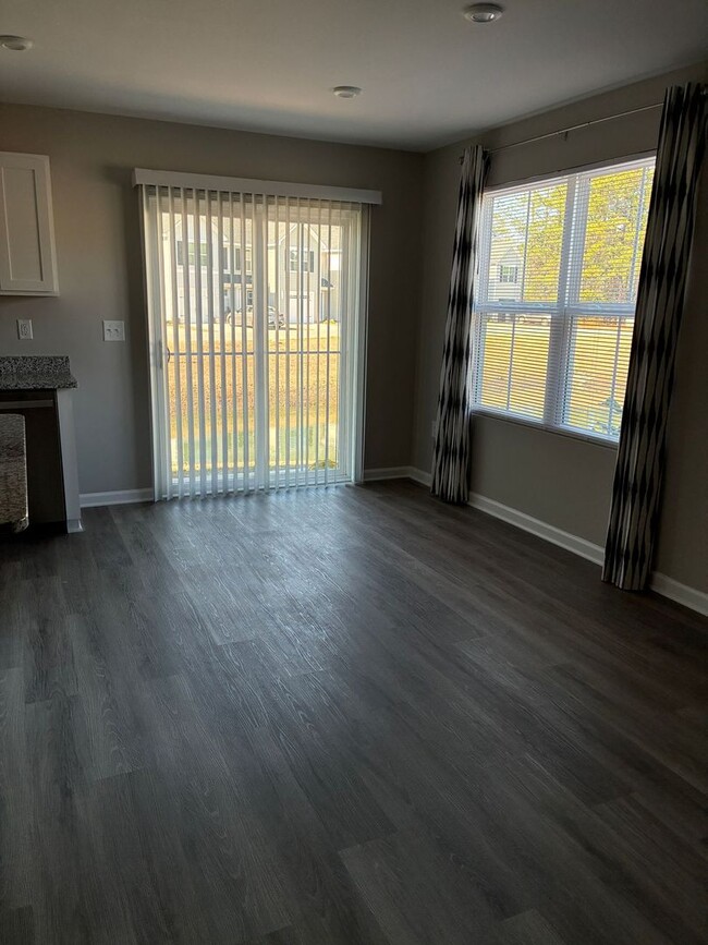 Building Photo - FORMER MODEL townhome at Villa Grande community