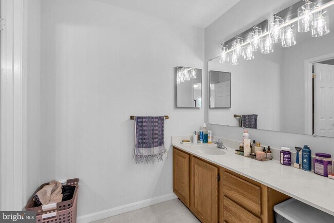 Building Photo - 6861 Williamsburg Pond Ct