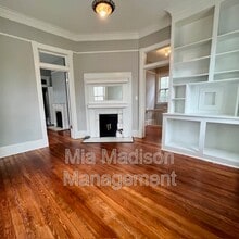 Building Photo - 123 E 40th St