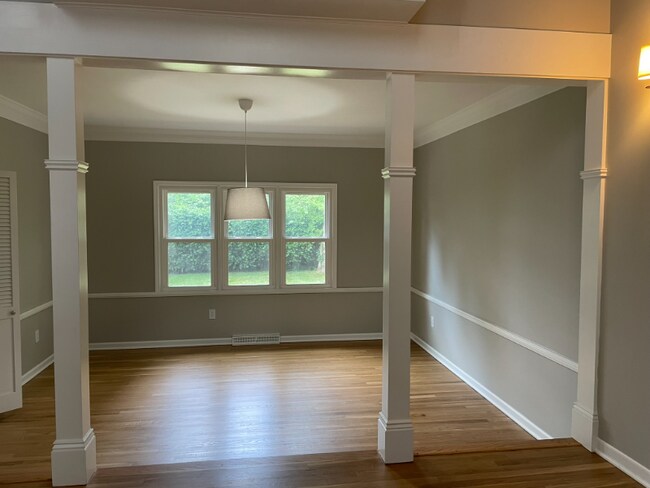 Building Photo - 2100 Cheltenham Rd