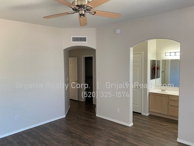Building Photo - Northwest Living at it's Finest! 3 Bedroom...