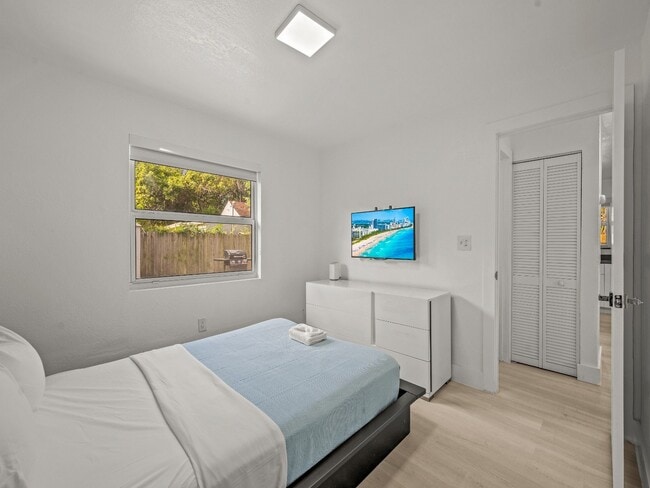 Building Photo - 100 NW 45th St