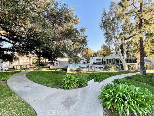 Building Photo - 1629 Sherwood Village Cir