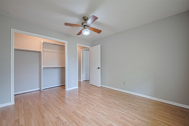 Building Photo - 3518 Rolling Green Ln