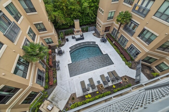 Building Photo - 1901 Post Oak Blvd