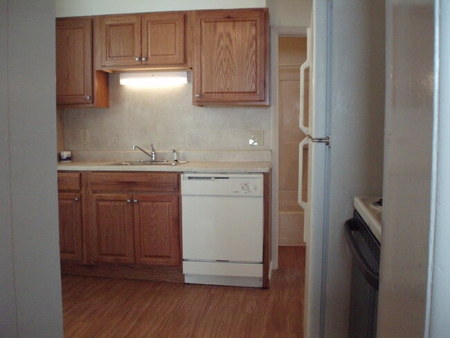 Building Photo - 700 Lindley St