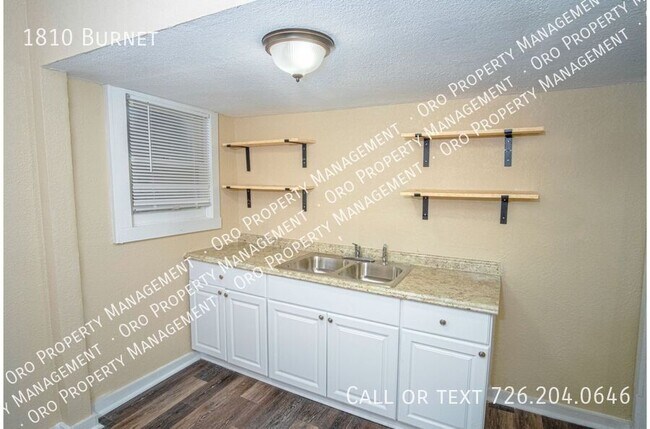 Building Photo - 1810 Burnet-