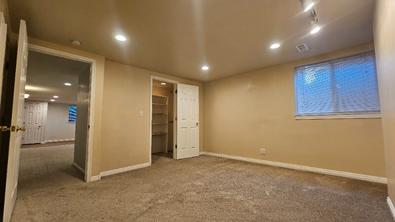 Building Photo - 512 E 5900 S