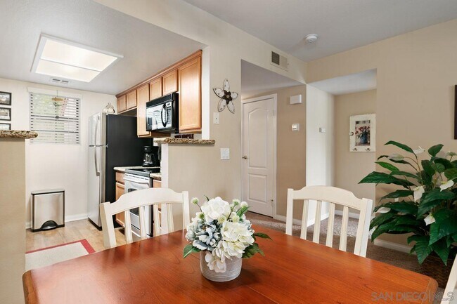 Building Photo - 12095 Alta Carmel Ct