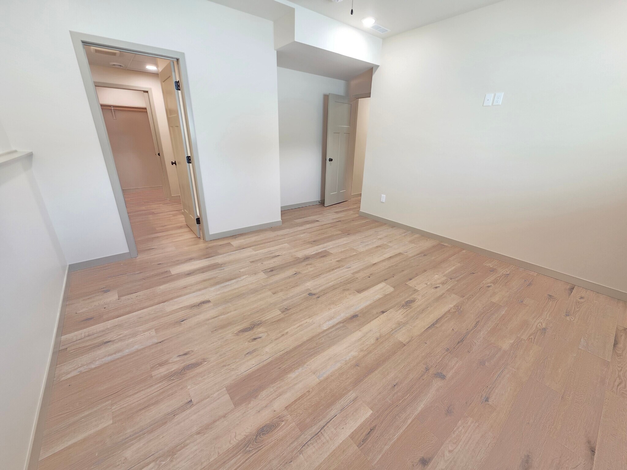 Building Photo - 1101 S Lawler St