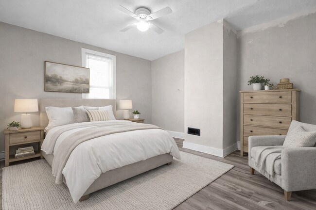 Building Photo - REDUCED - Newly Updated 2 Bedroom Home $950 RENT