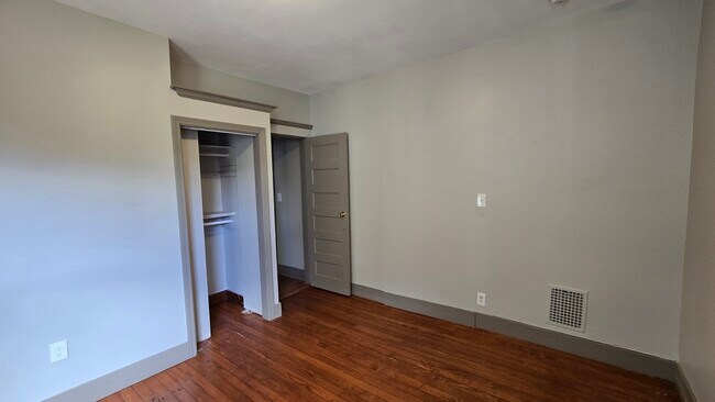 Building Photo - 47 Dickerman St