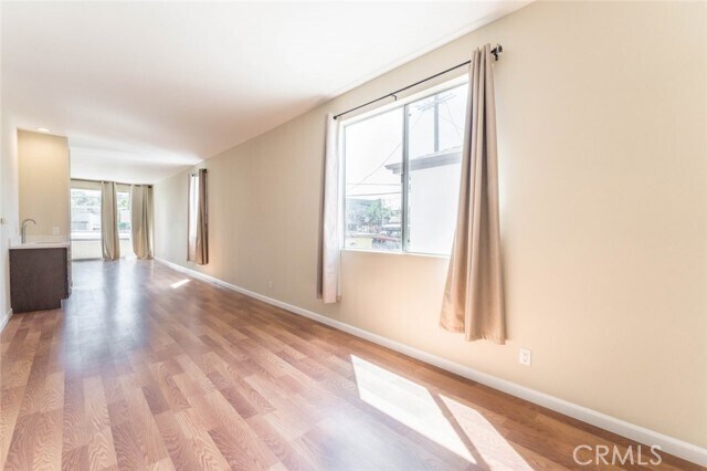 Building Photo - 14948 Moorpark St