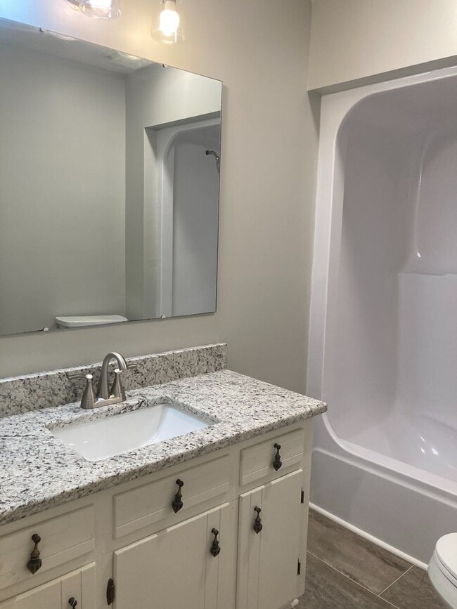 Building Photo - Cozy 3/2 House in East Rome- $1,795