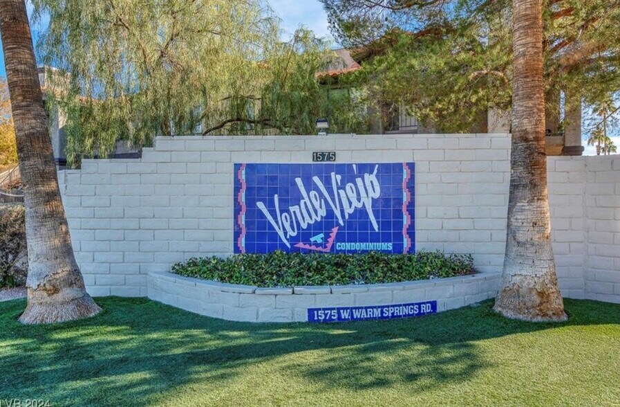 Building Photo - 1575 W Warm Springs Rd