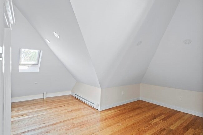 Building Photo - 57 Yale St