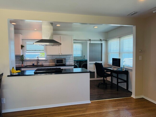 Building Photo - Amazing Cottage Style Home with Ocean Views Only Steps to the Beach in South Redondo!