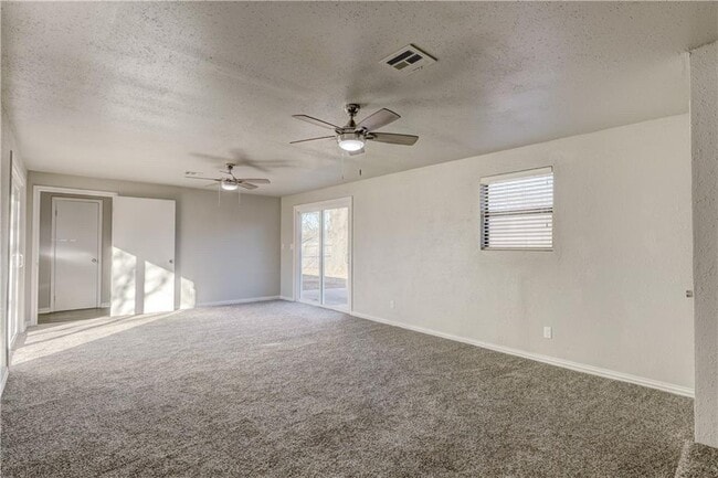 Building Photo - 3035 SE 20th St