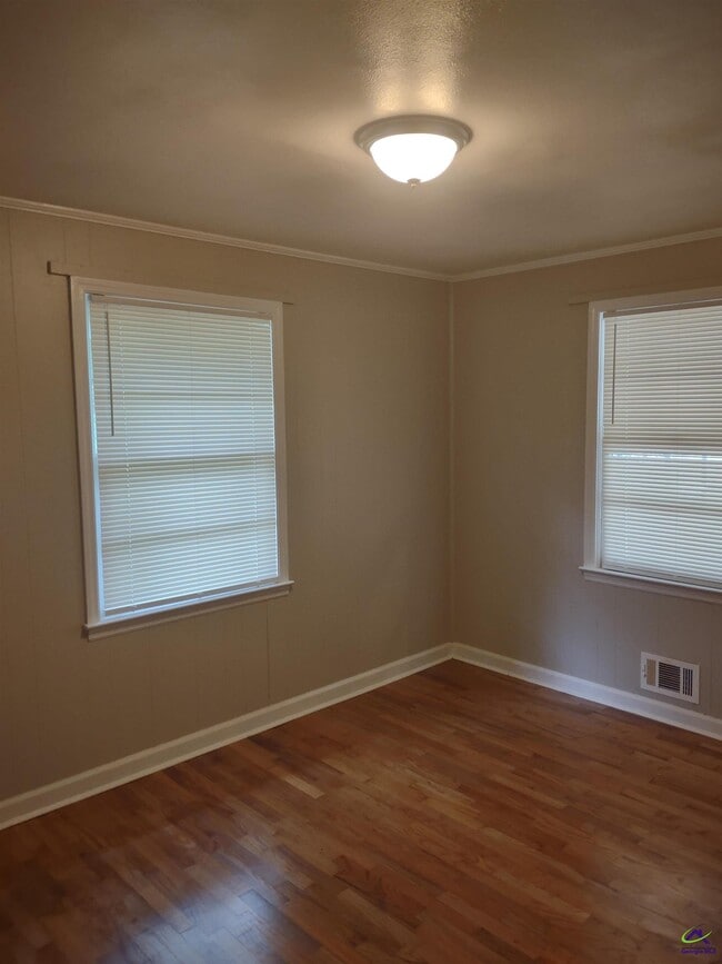 Building Photo - 6422 Gibson Rd