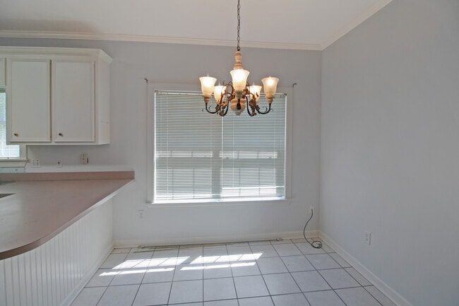 Building Photo - 345 Avonlea Ln