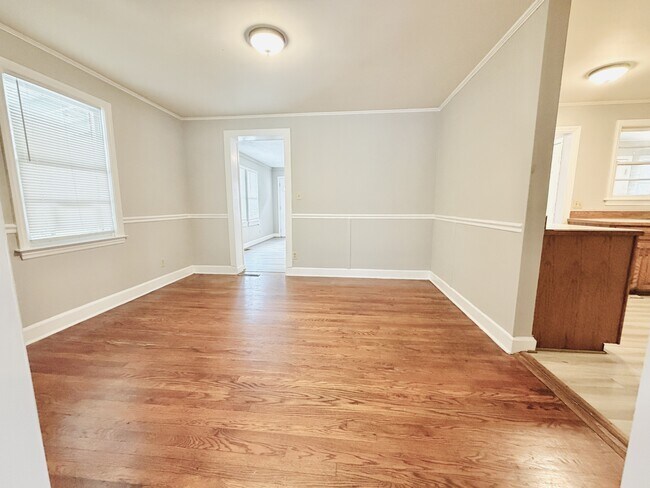 Building Photo - 1020 Betsy Dr