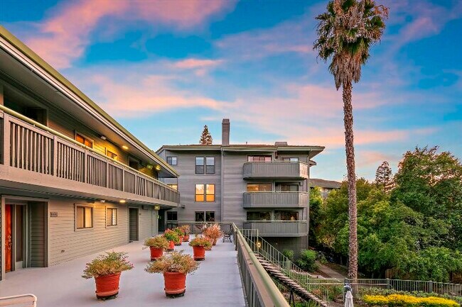 Building Photo - 1624 San Miguel Dr