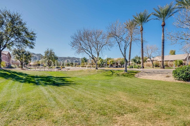 Building Photo - 2602 E Beautiful Ln