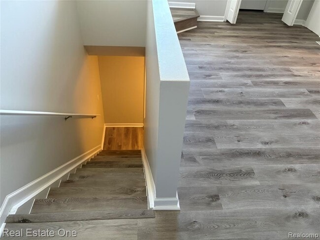 Building Photo - 2830 Davison Ave