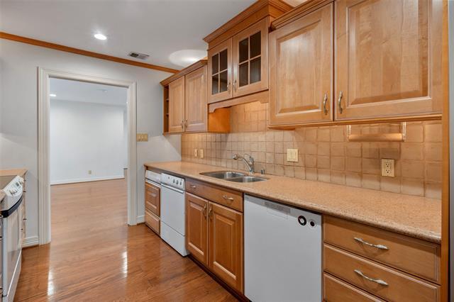 Building Photo - 6335 W Northwest Hwy