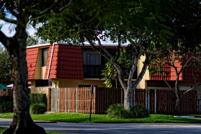 Building Photo - 8353 Trent Ct