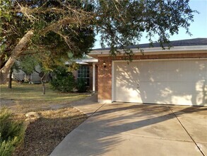 Building Photo - 21635 Boggy Ford Rd
