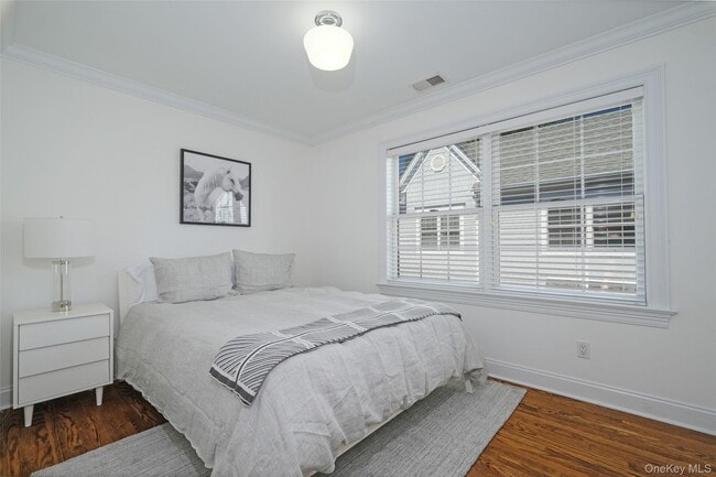 Building Photo - 412 Midland Ave