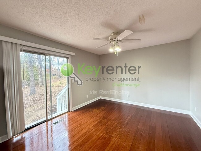 Building Photo - 1300 Highcrest Dr