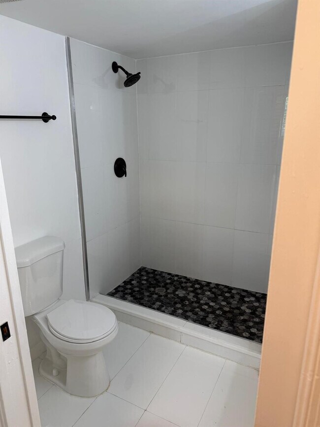 Building Photo - 4828 State Rd