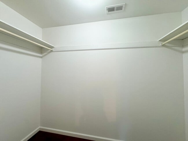 Building Photo - The Home You’ve Been Searching For!