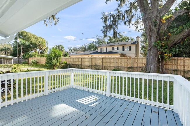 Building Photo - 516 Baxter St