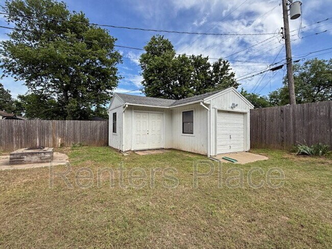 Building Photo - 22 E 53rd Pl