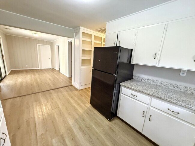 Building Photo - 5026 Bud Holmes Rd