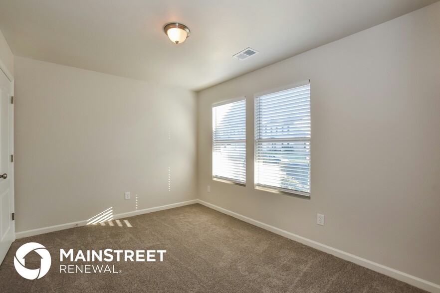 Building Photo - 16733 Wellhouse Dr
