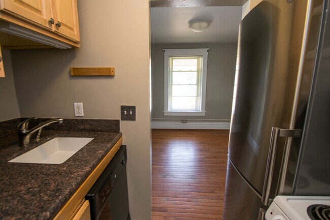 1501 Broadway Street Unit 4 Kitchen - 1501 Broadway St